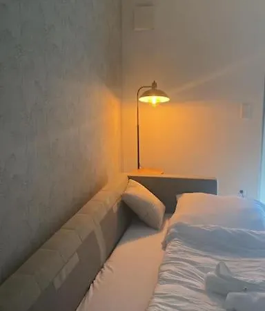 Doreyhome P5 - Zentrale Fuer 5 Pers Nahe Der Altstadt - Parkplatz - Wlan דירה